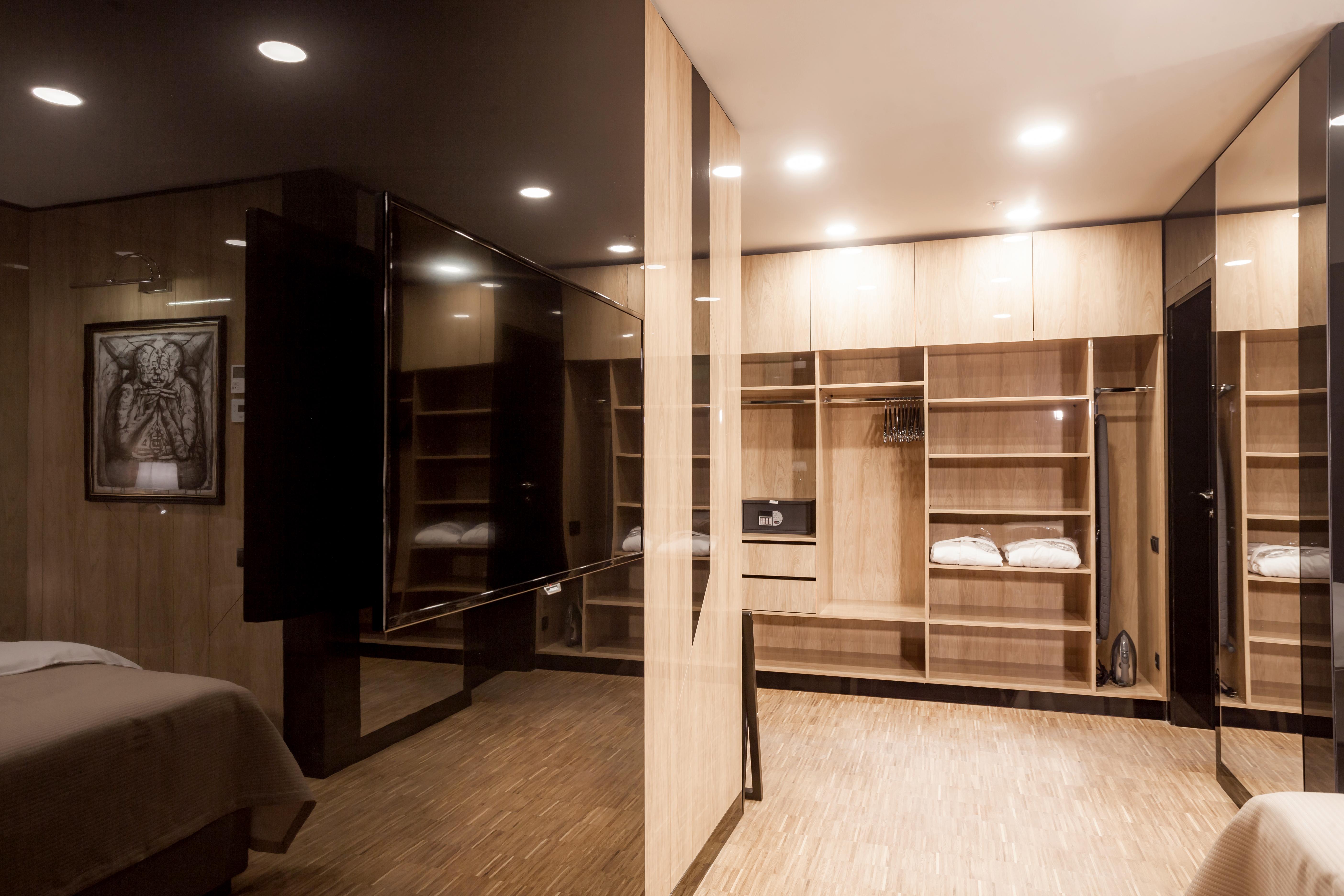 Hotel Platinia كلوج-نابوكا المظهر الخارجي الصورة A walk-in closet