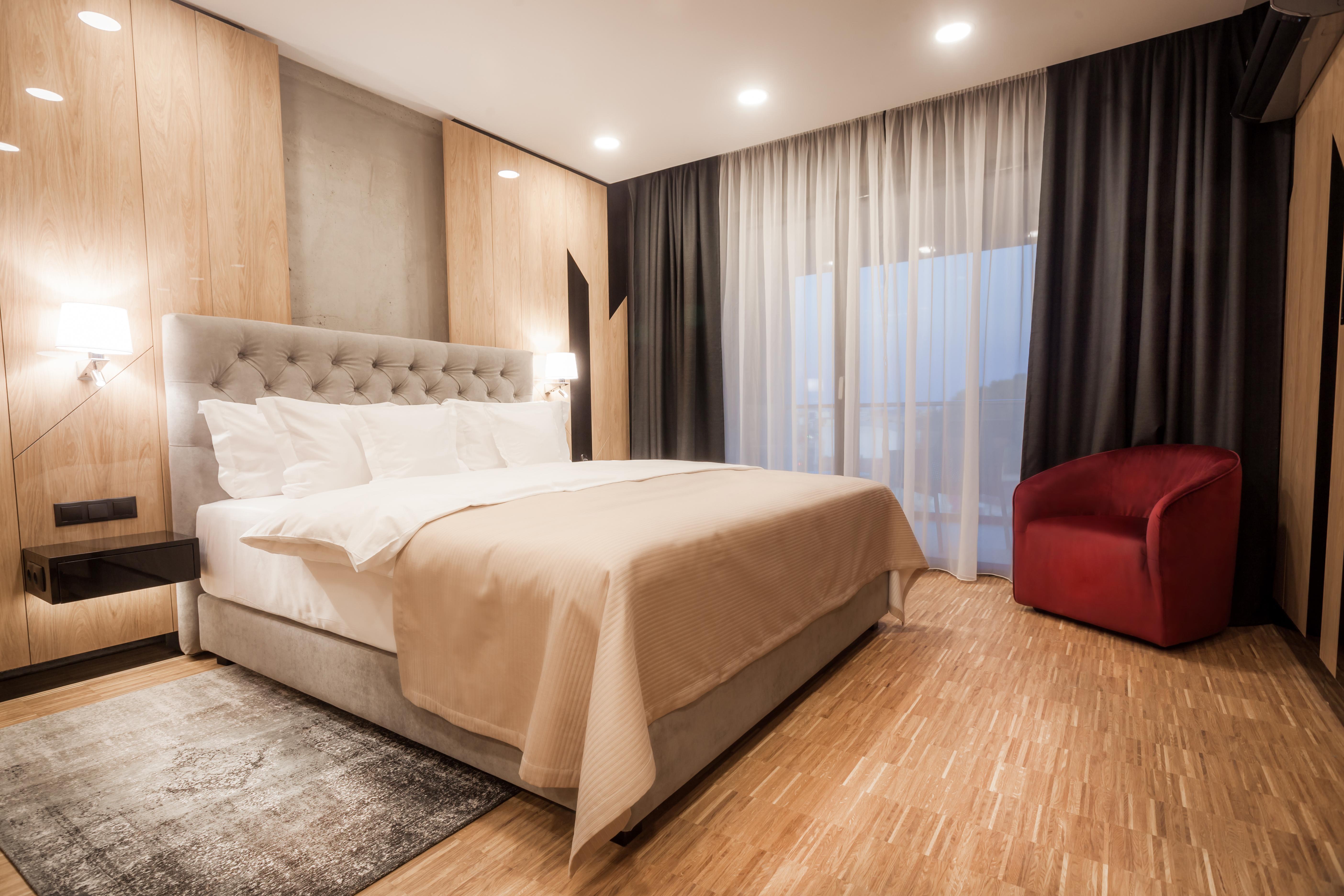 Hotel Platinia كلوج-نابوكا المظهر الخارجي الصورة A bedroom