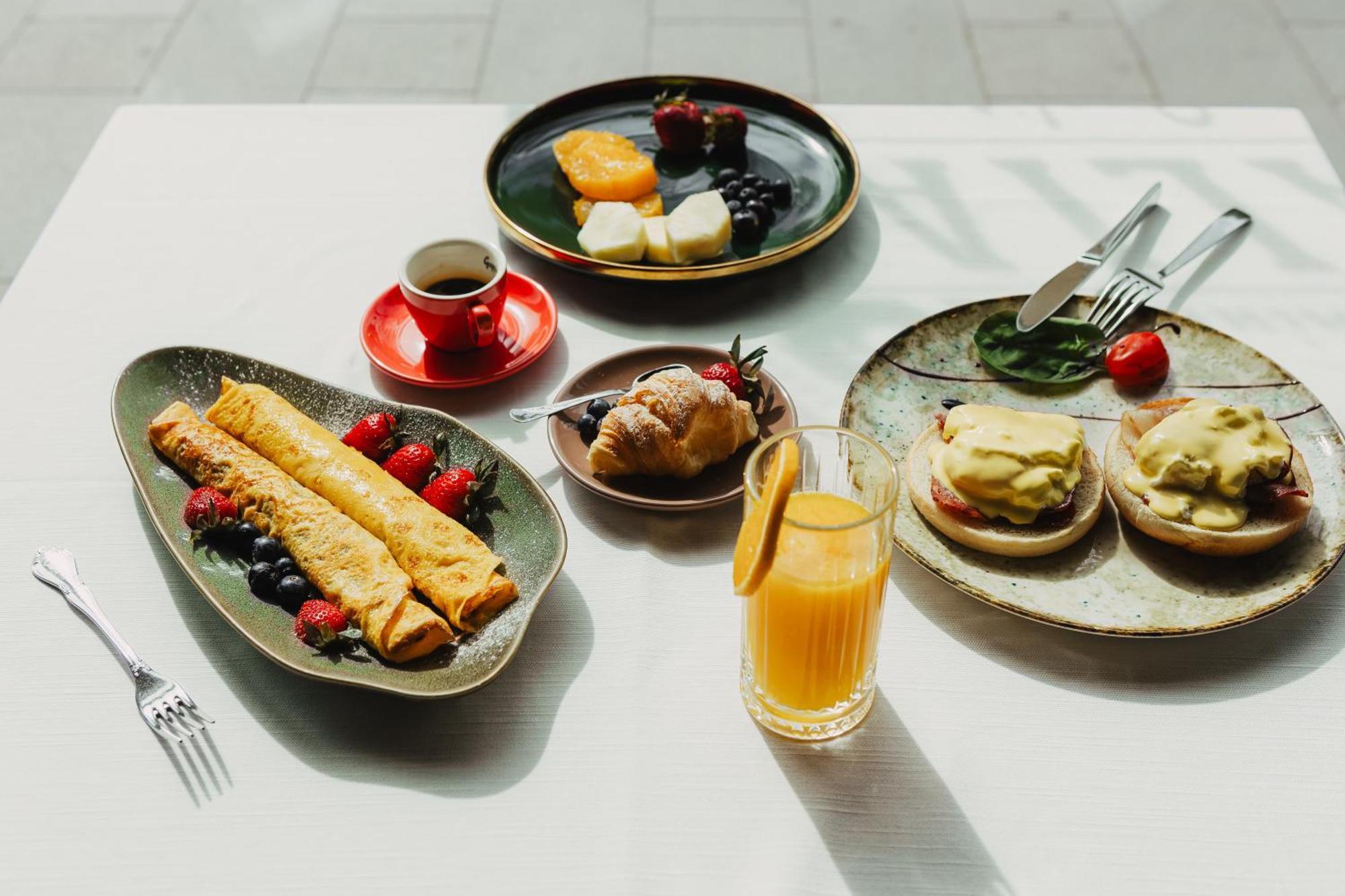 Hotel Platinia كلوج-نابوكا المظهر الخارجي الصورة Breakfast at the Hotel