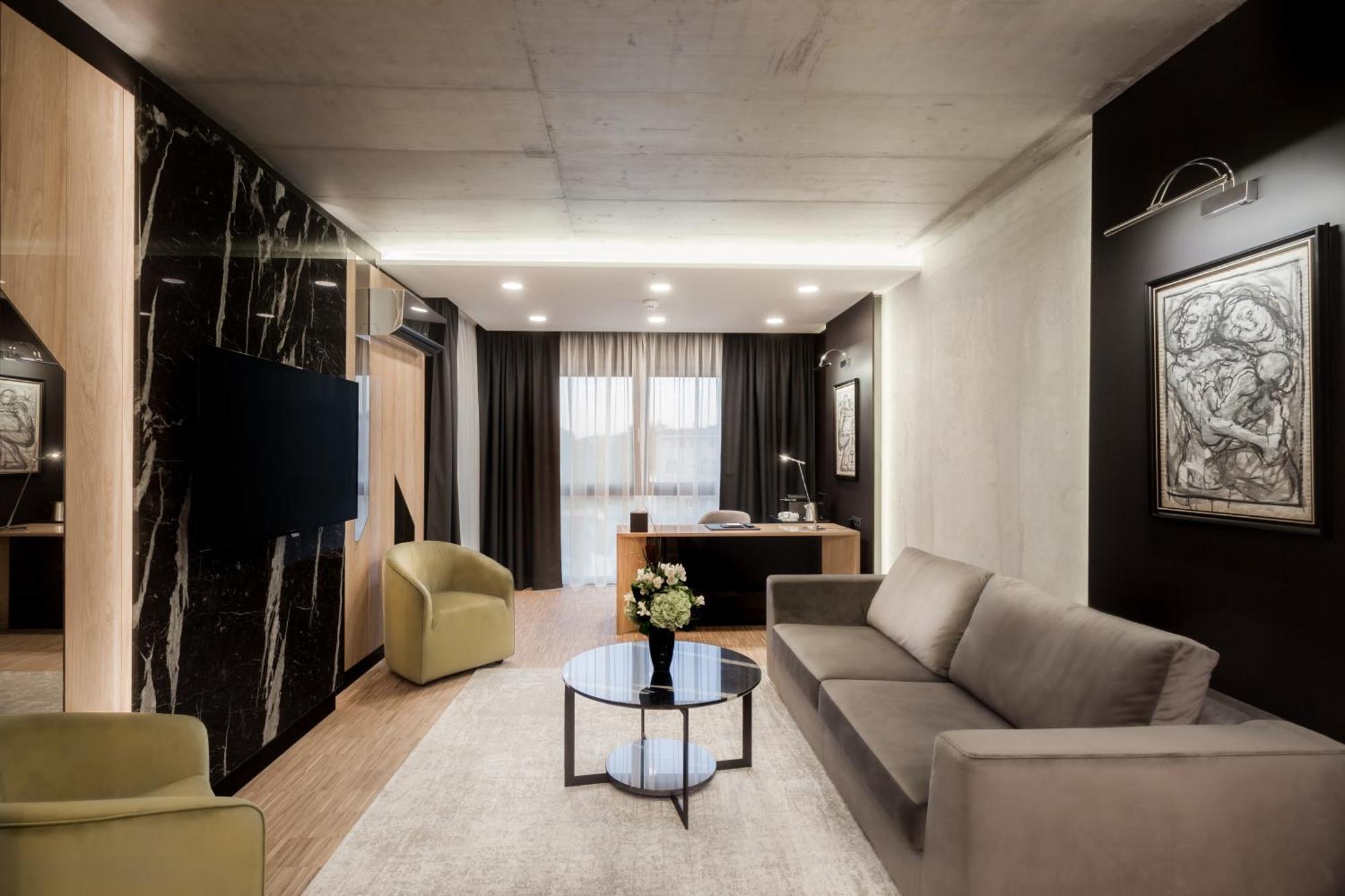 Hotel Platinia كلوج-نابوكا المظهر الخارجي الصورة The interior of the presidential suite