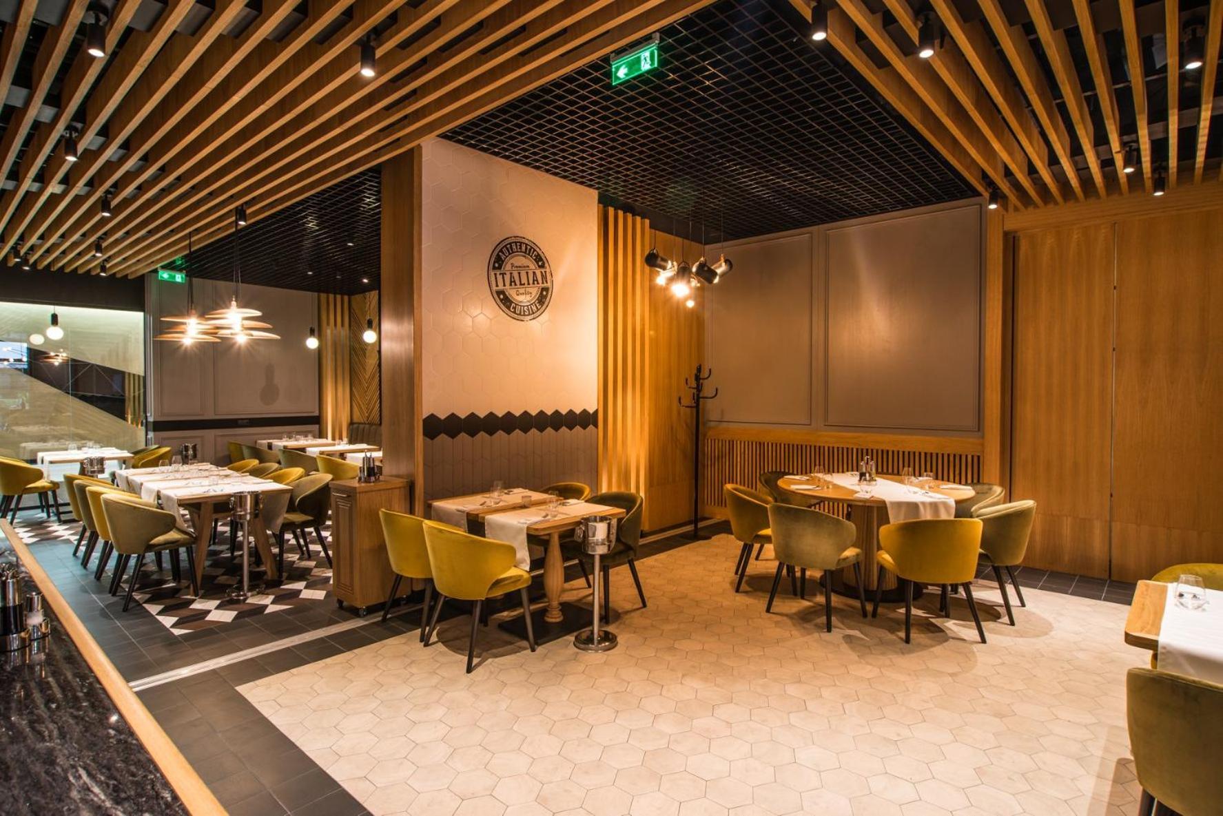 Hotel Platinia كلوج-نابوكا المظهر الخارجي الصورة Restaurant in the airport