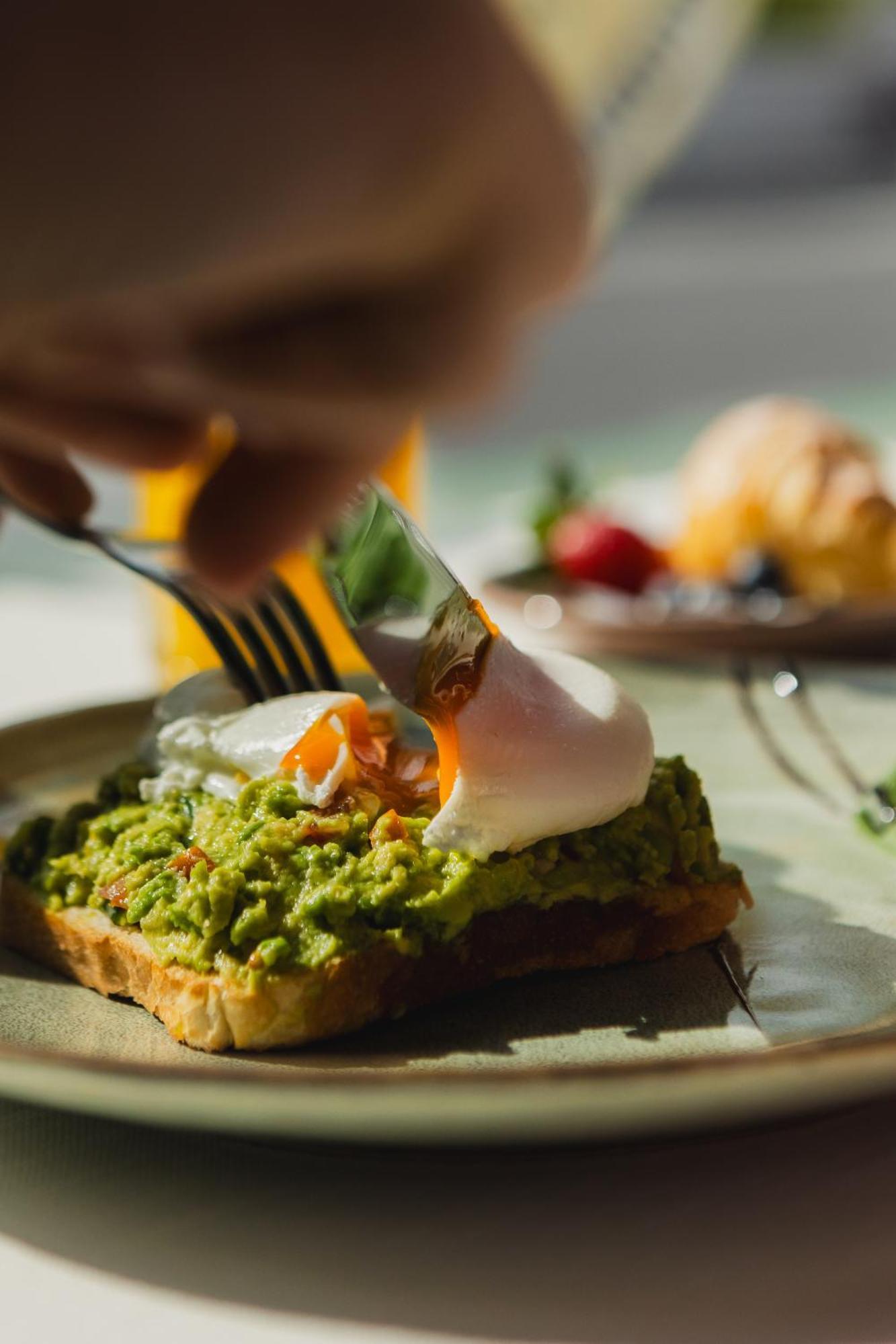 Hotel Platinia كلوج-نابوكا المظهر الخارجي الصورة Avocado and egg on toast