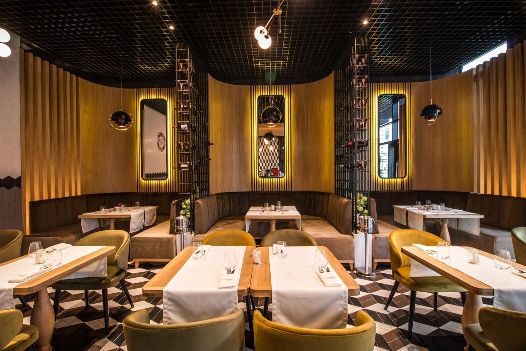 Hotel Platinia كلوج-نابوكا المظهر الخارجي الصورة Restaurant interior
