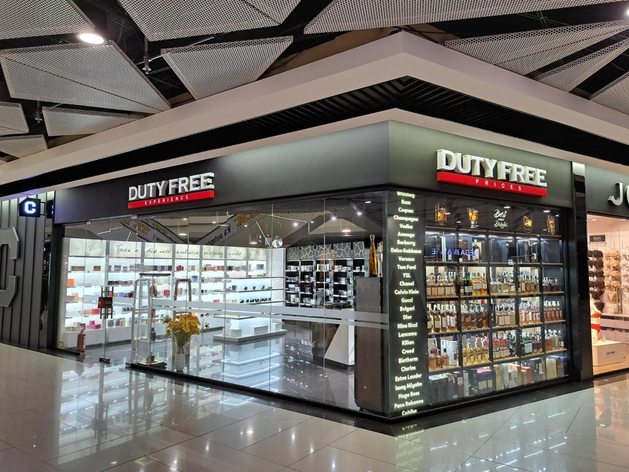 Hotel Platinia كلوج-نابوكا المظهر الخارجي الصورة Duty Free at the airport