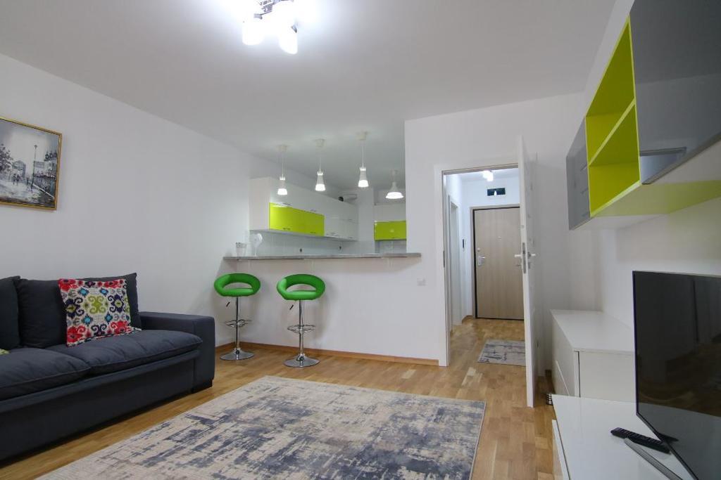 Hotel Platinia كلوج-نابوكا المظهر الخارجي الصورة A studio apartment in Warsaw, Poland